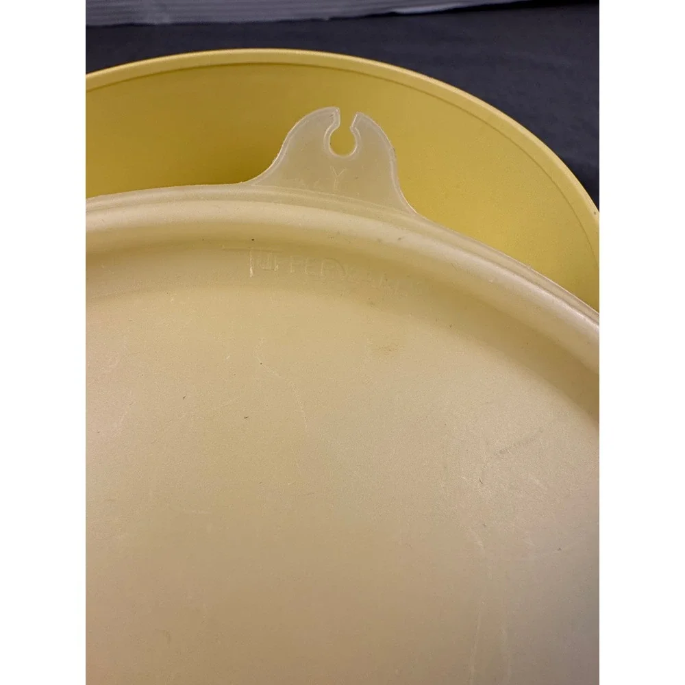 Vintage‎ Tupperware Yellow Servalier Bowl with Lid 1204-8 Retro Kitchen Storage